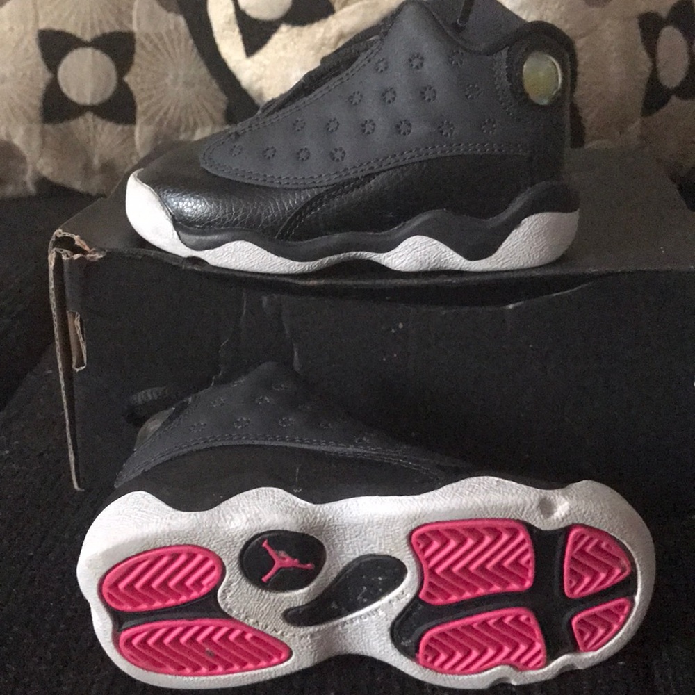 Little girl 6c pink and black Jordan’s barely worn